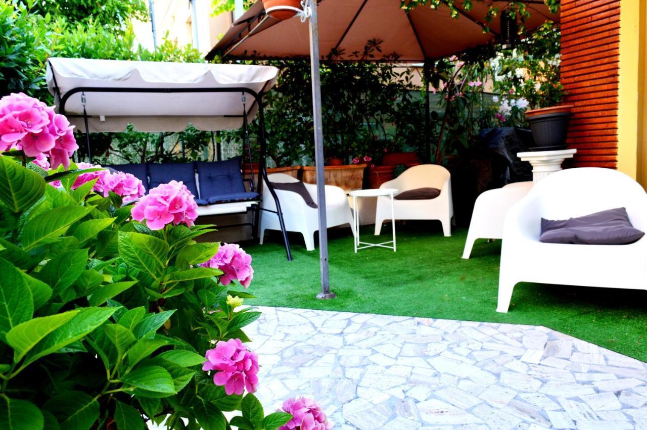 Hotel Cirene Rimini Bagian luar foto