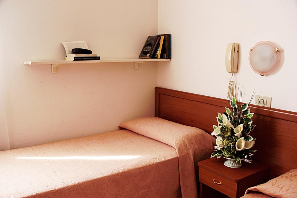 Hotel Cirene Rimini Ruang foto