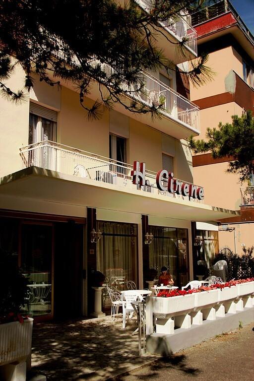 Hotel Cirene Rimini Bagian luar foto